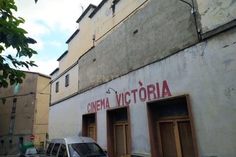 Retail store for sale in Gironella, Barcelona, Spain 910 sq.m. No. 167140 - photo 2