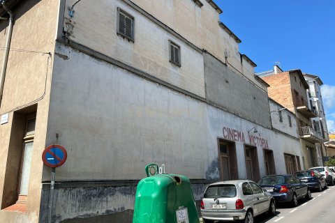 Retail store for sale in Gironella, Barcelona, Spain 910 sq.m. No. 167140 - photo 5