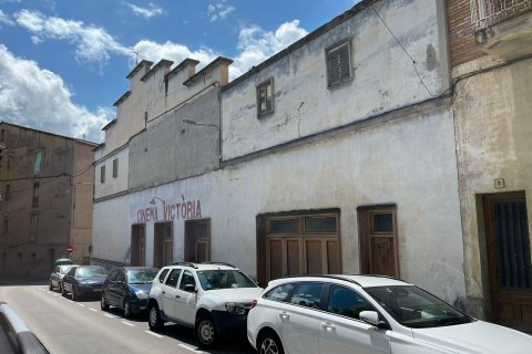 Retail store for sale in Gironella, Barcelona, Spain 910 sq.m. No. 167140 - photo 4