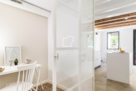 Huoneisto myytävänä Barcelona, Espanja, 2 makuuhuonetta, 66 m2 No. 192743 - kuva 19