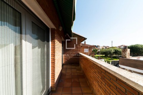 Huvila myytävänä Viladecans, Barcelona, Espanja, 4 makuuhuonetta, 348 m2 No. 192749 - kuva 25