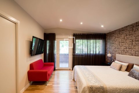 Huvila myytävänä Viladecans, Barcelona, Espanja, 4 makuuhuonetta, 348 m2 No. 192749 - kuva 9