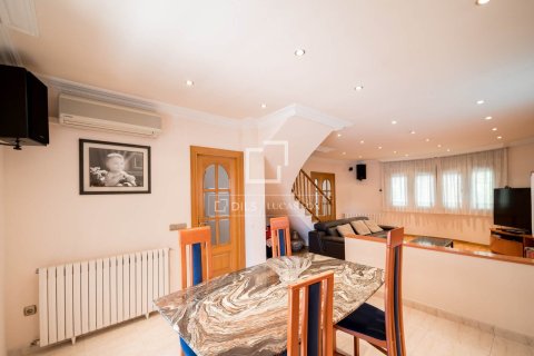 Huvila myytävänä Viladecans, Barcelona, Espanja, 4 makuuhuonetta, 348 m2 No. 192749 - kuva 30