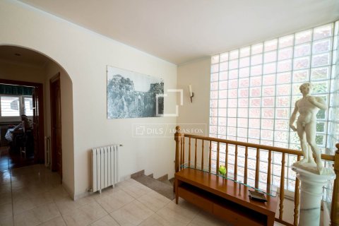 Huvila myytävänä Viladecans, Barcelona, Espanja, 4 makuuhuonetta, 348 m2 No. 192749 - kuva 27