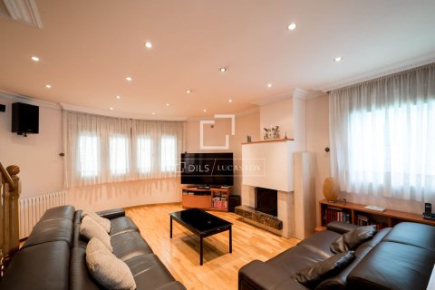 Huvila myytävänä Viladecans, Barcelona, Espanja, 4 makuuhuonetta, 348 m2 No. 192749 - kuva 28