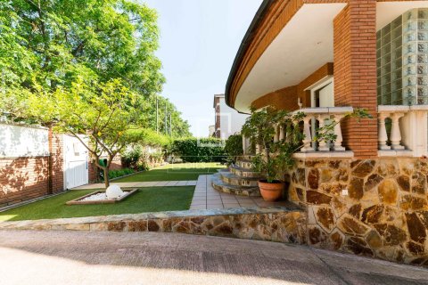 Huvila Viladecans, Barcelona, Espanja 4 makuuhuonetta, 348 m2 No. 192749