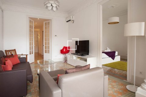 Huoneisto myytävänä Barcelona, Espanja, 7 makuuhuonetta, 173 m2 No. 192746 - kuva 11