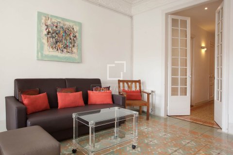 Huoneisto myytävänä Barcelona, Espanja, 7 makuuhuonetta, 173 m2 No. 192746 - kuva 9