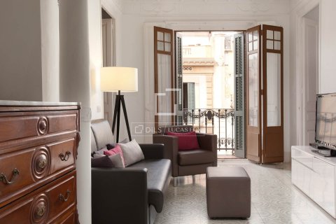 Huoneisto myytävänä Barcelona, Espanja, 7 makuuhuonetta, 173 m2 No. 192746 - kuva 27