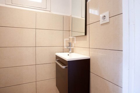 Huoneisto myytävänä Barcelona, Espanja, 7 makuuhuonetta, 173 m2 No. 192746 - kuva 22