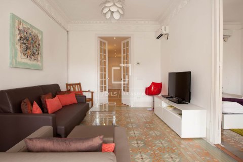 Huoneisto myytävänä Barcelona, Espanja, 7 makuuhuonetta, 173 m2 No. 192746 - kuva 10