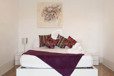 Huoneisto myytävänä Barcelona, Espanja, 7 makuuhuonetta, 173 m2 No. 192746 - kuva 14