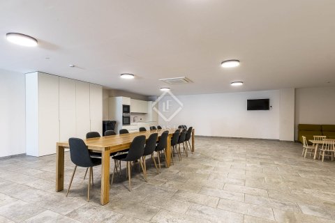 Huoneisto myytävänä Esplugues de Llobregat, Barcelona, Espanja, 2 makuuhuonetta, 98 m2 No. 192748 - kuva 10