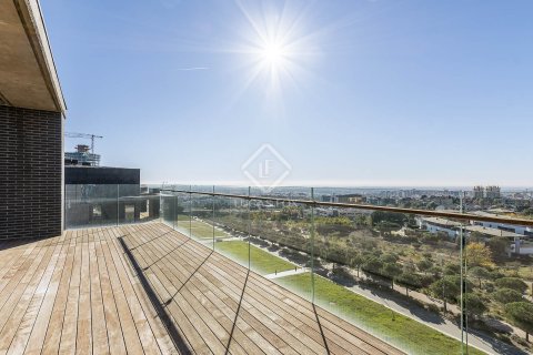 Huoneisto myytävänä Esplugues de Llobregat, Barcelona, Espanja, 2 makuuhuonetta, 98 m2 No. 192748 - kuva 5