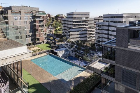 Huoneisto myytävänä Esplugues de Llobregat, Barcelona, Espanja, 2 makuuhuonetta, 98 m2 No. 192748 - kuva 4