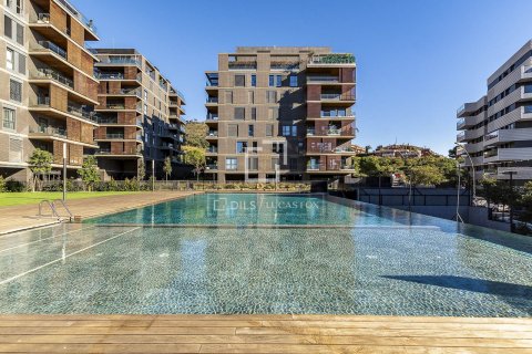 Huoneisto myytävänä Esplugues de Llobregat, Barcelona, Espanja, 2 makuuhuonetta, 98 m2 No. 192748 - kuva 2