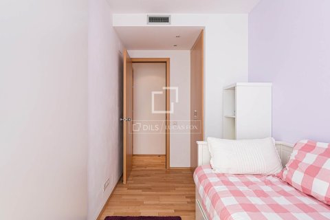 Huoneisto myytävänä Barcelona, Espanja, 3 makuuhuonetta, 82 m2 No. 192745 - kuva 23