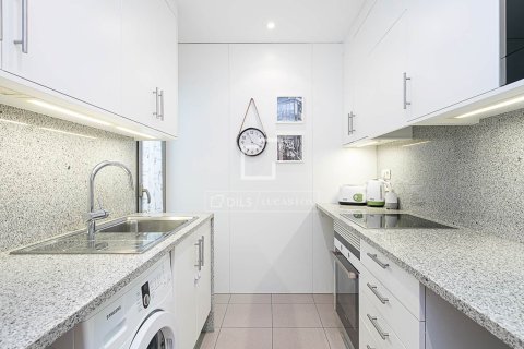 Huoneisto myytävänä Barcelona, Espanja, 3 makuuhuonetta, 82 m2 No. 192745 - kuva 8