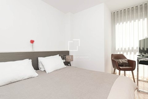 Huoneisto myytävänä Barcelona, Espanja, 3 makuuhuonetta, 82 m2 No. 192745 - kuva 29