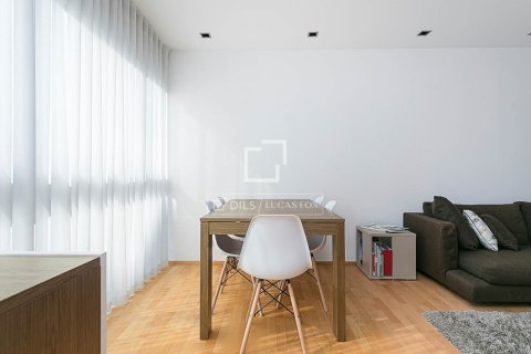 Huoneisto myytävänä Barcelona, Espanja, 3 makuuhuonetta, 82 m2 No. 192745 - kuva 13