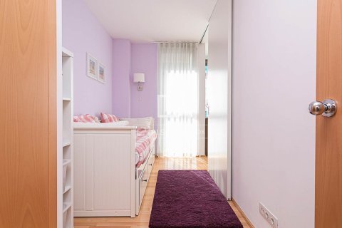 Huoneisto myytävänä Barcelona, Espanja, 3 makuuhuonetta, 82 m2 No. 192745 - kuva 21