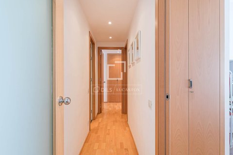 Huoneisto myytävänä Barcelona, Espanja, 3 makuuhuonetta, 82 m2 No. 192745 - kuva 20