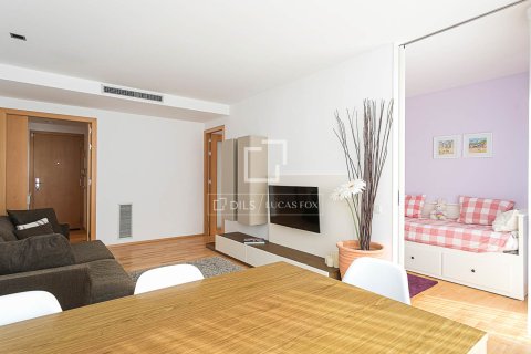 Huoneisto myytävänä Barcelona, Espanja, 3 makuuhuonetta, 82 m2 No. 192745 - kuva 15