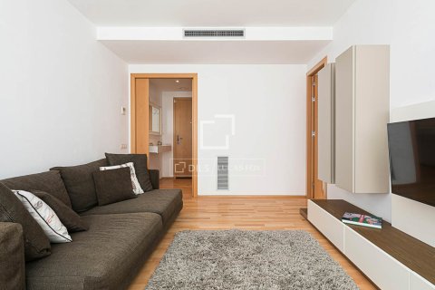 Huoneisto myytävänä Barcelona, Espanja, 3 makuuhuonetta, 82 m2 No. 192745 - kuva 18