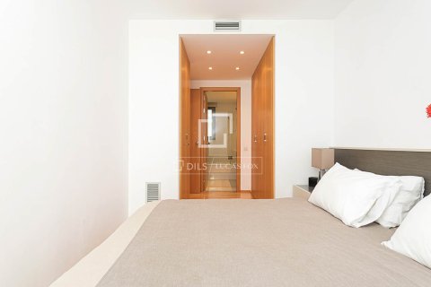 Huoneisto myytävänä Barcelona, Espanja, 3 makuuhuonetta, 82 m2 No. 192745 - kuva 30