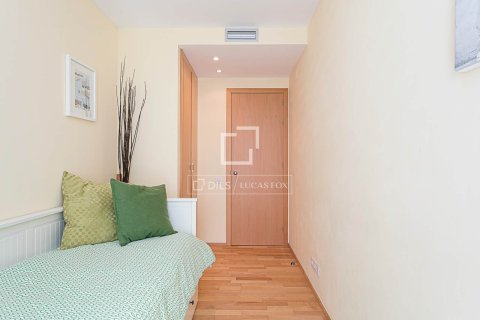 Huoneisto myytävänä Barcelona, Espanja, 3 makuuhuonetta, 82 m2 No. 192745 - kuva 27
