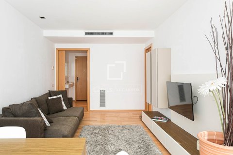Huoneisto myytävänä Barcelona, Espanja, 3 makuuhuonetta, 82 m2 No. 192745 - kuva 17