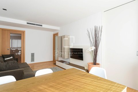 Huoneisto myytävänä Barcelona, Espanja, 3 makuuhuonetta, 82 m2 No. 192745 - kuva 14