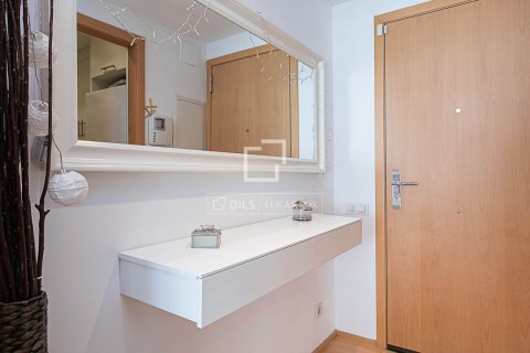 Huoneisto myytävänä Barcelona, Espanja, 3 makuuhuonetta, 82 m2 No. 192745 - kuva 6