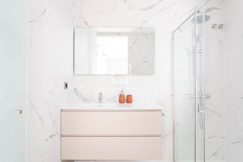 Huoneisto myytävänä Barcelona, Espanja, 2 makuuhuonetta, 85 m2 No. 192744 - kuva 22