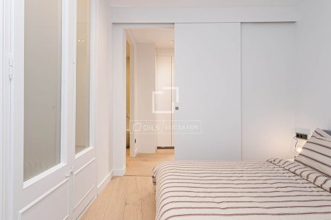 Huoneisto myytävänä Barcelona, Espanja, 2 makuuhuonetta, 85 m2 No. 192744 - kuva 24