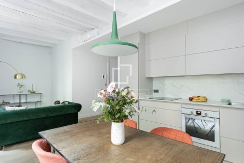 Huoneisto myytävänä Barcelona, Espanja, 2 makuuhuonetta, 85 m2 No. 192744 - kuva 10