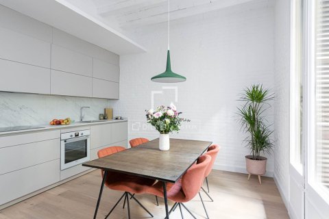 Huoneisto myytävänä Barcelona, Espanja, 2 makuuhuonetta, 85 m2 No. 192744 - kuva 9