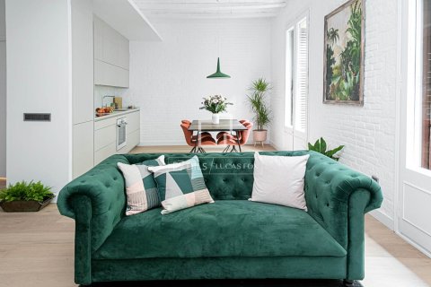Huoneisto myytävänä Barcelona, Espanja, 2 makuuhuonetta, 85 m2 No. 192744 - kuva 7