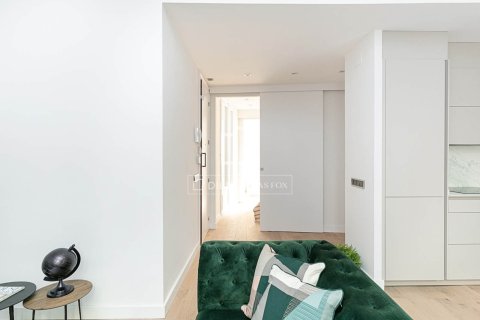 Huoneisto myytävänä Barcelona, Espanja, 2 makuuhuonetta, 85 m2 No. 192744 - kuva 14