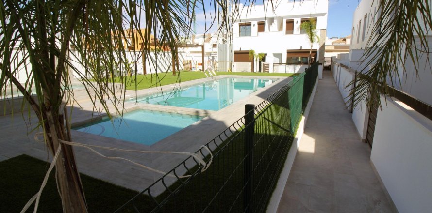 Kamienica w Pilar de la Horadada, Alicante, Hiszpania 3 sypialnie, 107 mkw. nr 141755