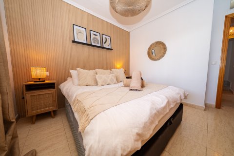 Apartamento en venta en Torre de la Horadada, Alicante, España 2 dormitorios, 72 m2 No. 192018 - foto 16
