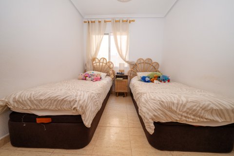 Apartamento en venta en Torre de la Horadada, Alicante, España 2 dormitorios, 72 m2 No. 192018 - foto 19
