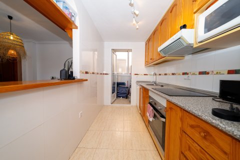 Apartamento en venta en Torre de la Horadada, Alicante, España 2 dormitorios, 72 m2 No. 192018 - foto 12