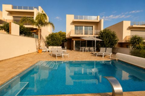 Villa en venta en San Miguel de Salinas, Alicante, España 3 dormitorios, 125 m2 No. 192021 - foto 2