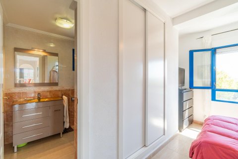 Apartamento en venta en Dehesa De Campoamor, Alicante, España 2 dormitorios, 69 m2 No. 192019 - foto 9