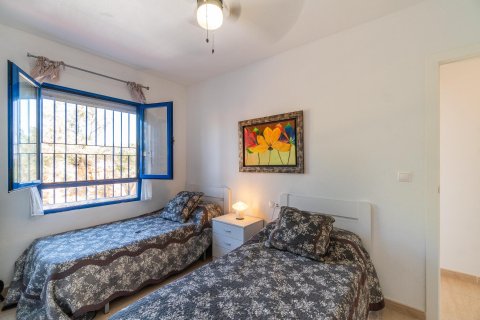 Apartamento en venta en Dehesa De Campoamor, Alicante, España 2 dormitorios, 69 m2 No. 192019 - foto 12