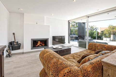 Villa for sale in Sa Torre, Mallorca, Spain 4 bedrooms, 546 sq.m. No. 147997 - photo 10