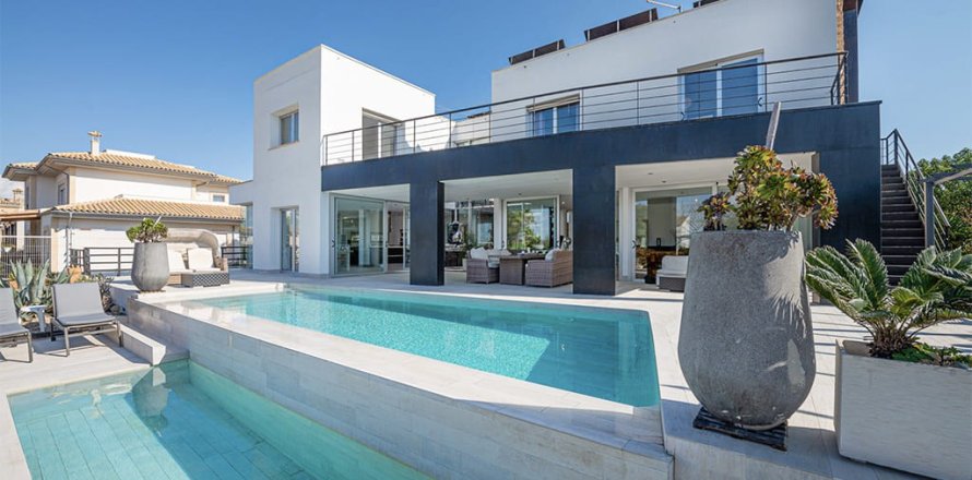 Villa in Sa Torre, Mallorca, Spain 4 bedrooms, 546 sq.m. No. 147997