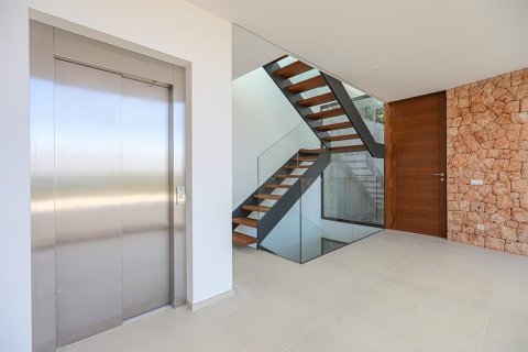 Villa till salu i Costa D'en Blanes, Mallorca, Spanien 4 sovrum, 300 kvm. Nr. 147996 - foto 23