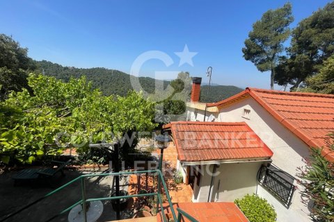 Talo myytävänä Barcelona, Espanja, 2 makuuhuonetta, 85 m2 No. 158582 - kuva 1